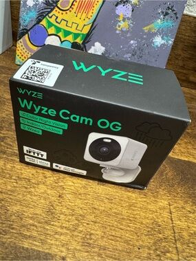 Wyze Wyze Cam OG Indoor/Outdoor Wired Security Camera - White & Black Box